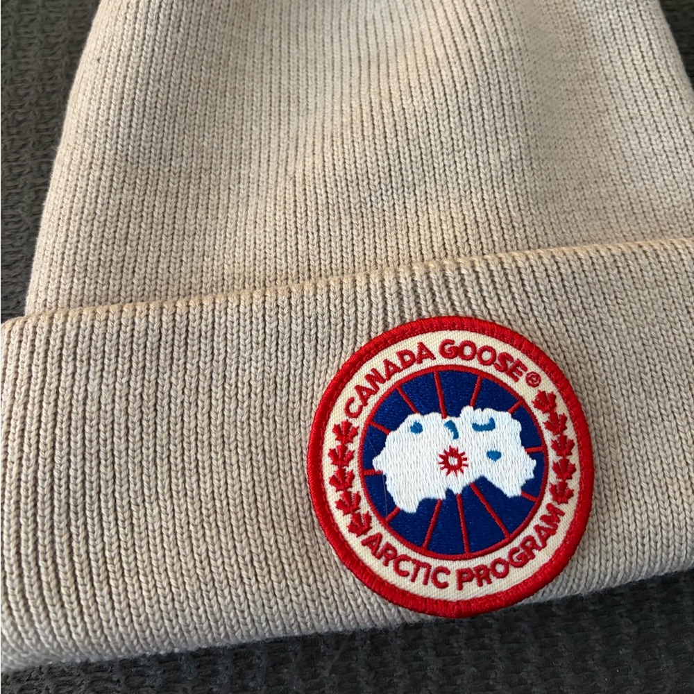 Canada Goose Beanie - Picture 2 of 4